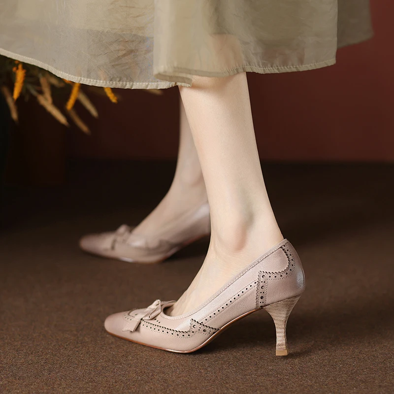 Square Toe Vintage Leather Bowknot Heels - London Lake