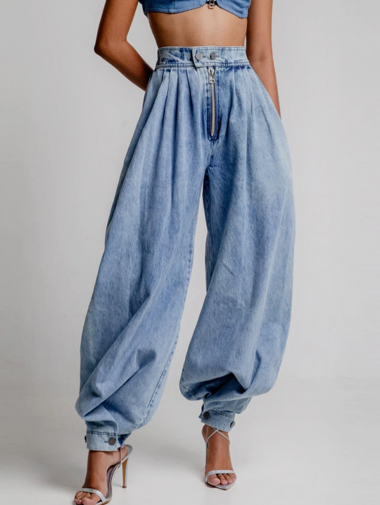 High waisted balloon shaped jeans