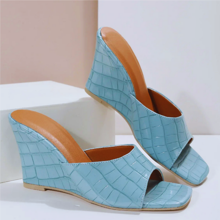 Sienna Croc Wedge - London Lake
