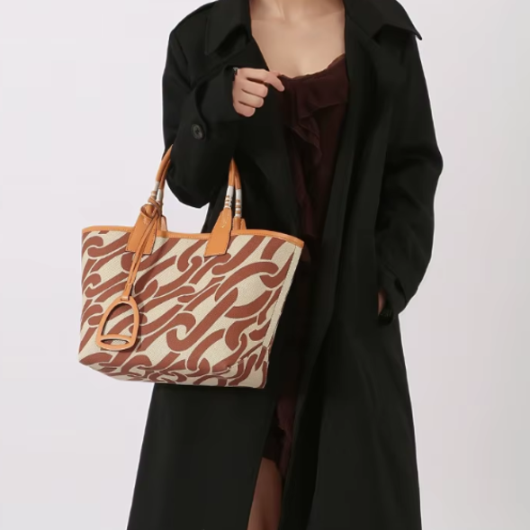 Mane Thread Tote Bag - London Lake