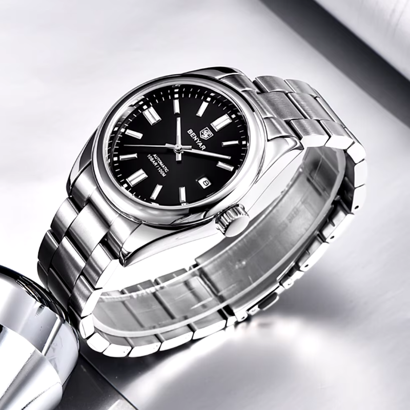 The Voyager Watch - London Lake