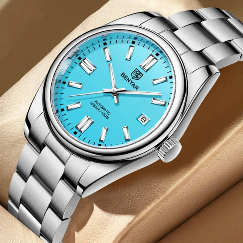 The Voyager Watch - London Lake